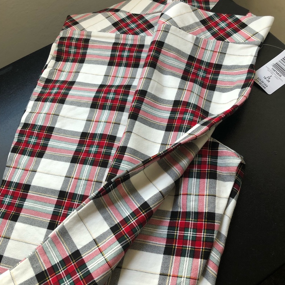Torrid Size 2 Plaid Leggings NWT